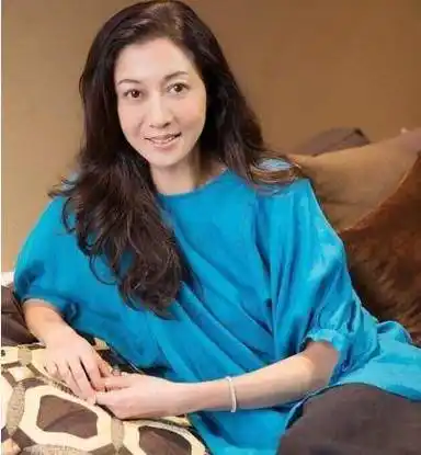 被母亲说不如妓女,生下"小龙女"后被成龙分手,吴绮莉晚景凄凉_女儿