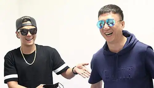 孙红雷回应罗志祥深情表白 二人高调"秀恩爱 "-综艺-高清视频在线观看