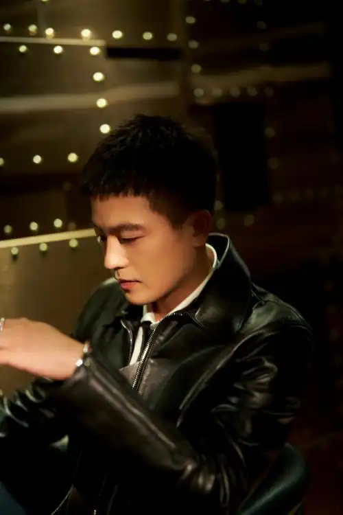 欧豪寸头痞帅##欧豪皮衣寸头的帅