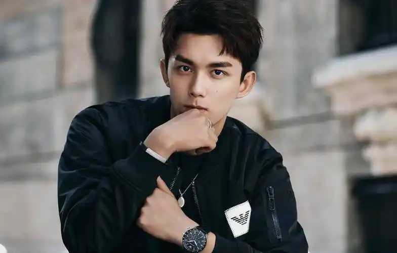 "情商代表"吴磊:化解热巴年龄焦虑,为谭松韵怒怼主持人_屈楚萧_妈妈