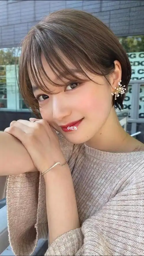 日系甜美短发适合圆脸女生的短发