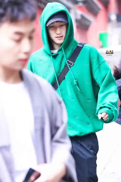 20180519黄景瑜录制《放开我北鼻》下班