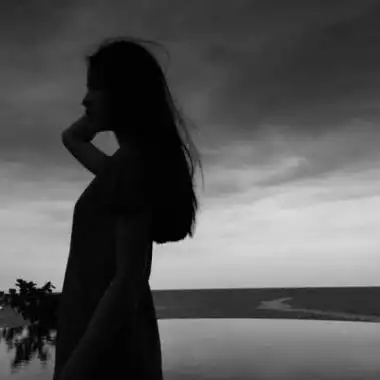 伤感头像女生冷淡高清伤感女生冷漠头像图片