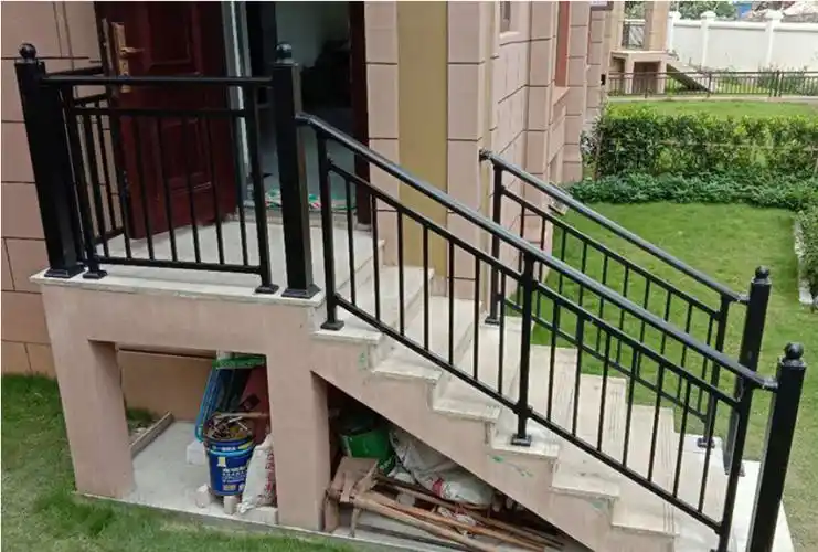 云南家用楼梯扶手室外锌钢铁艺别墅围栏栅栏铝合金阳台护栏昆明格拉瑞