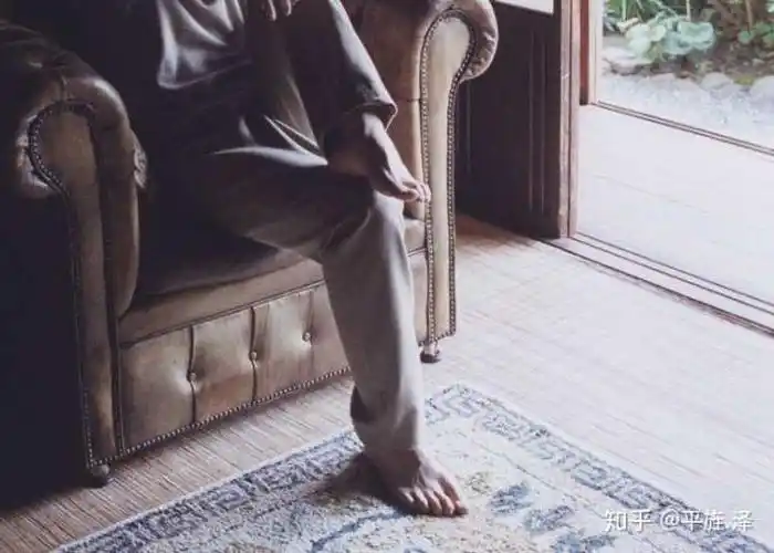 如何评价刘昊然的脚丫?