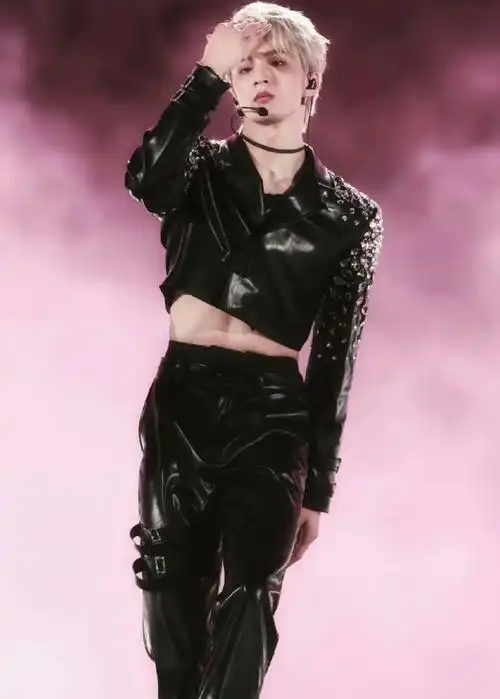 刘耀文lv酒会跳舞