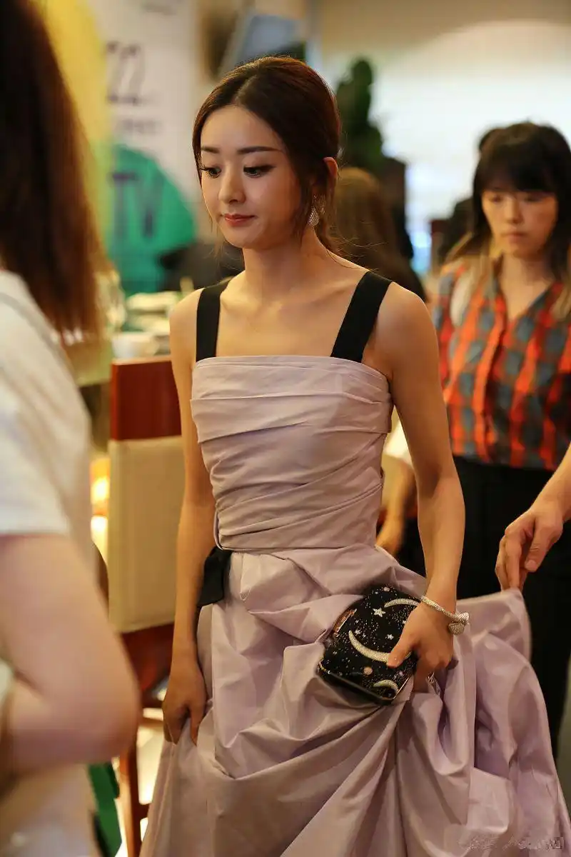 没有美颜,也没有滤镜!真实的赵丽颖!