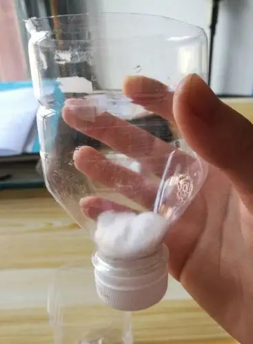 其它 自制过滤器 写美篇卲文琦 过滤进行中 与原来的泥沙水相比干净了