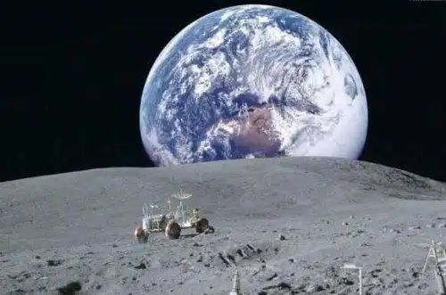 从月亮上看地球好恐怖时间都是静止的就连地球都不动