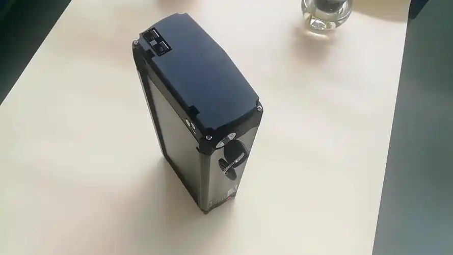 后架山地自行车e自行车电池更换铅酸da金钢下行管48v电动自行车电池