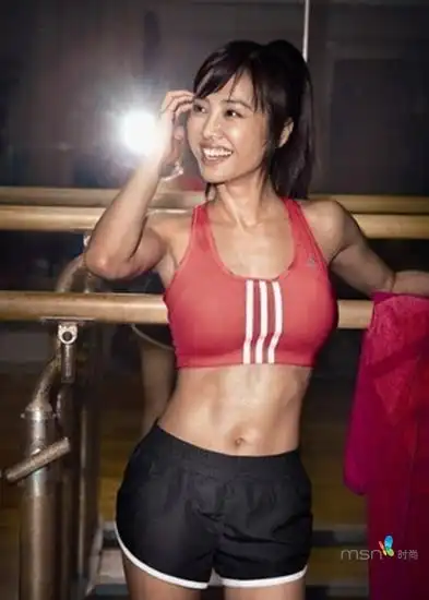 蔡依林 你的马甲线"脱妆"了!