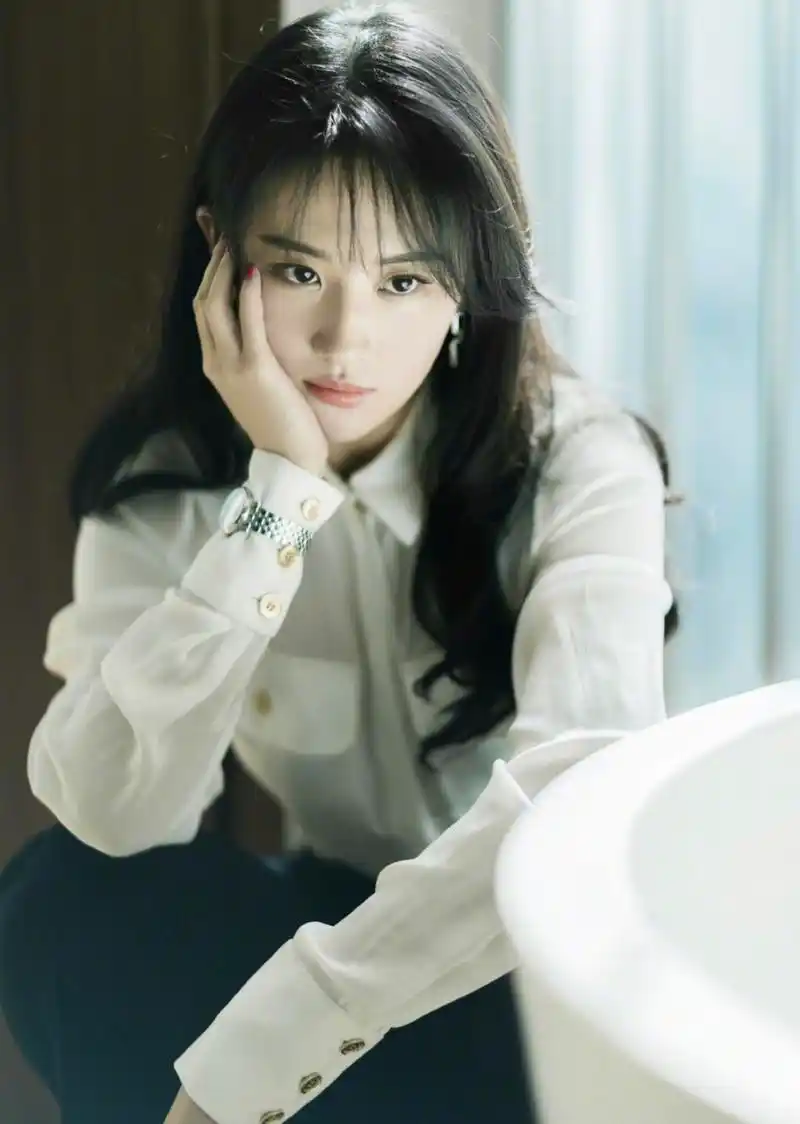 为何说发型决定气质?看剪短发的刘亦菲就知道,和如今差别有点大