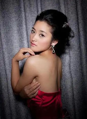 "春晚宫女"肖婷佳写真.