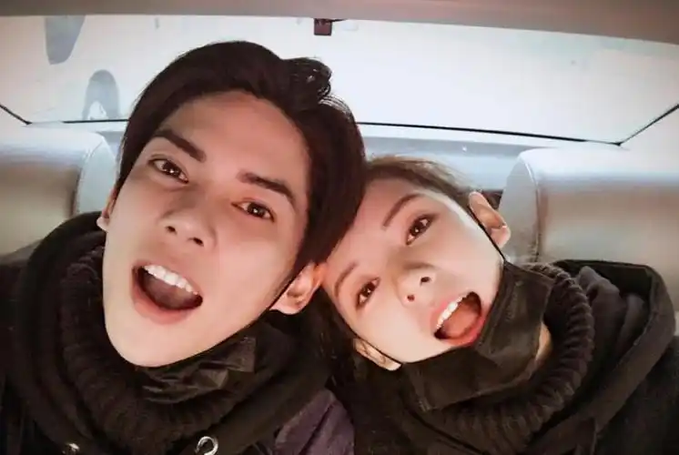 王思聪旧爱张予曦公布恋情小鲜肉男友帅气胜思聪