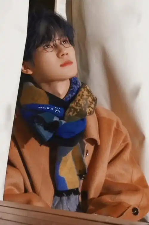 张真源奔跑吧##时代少年团四季大片##时代少年团台历