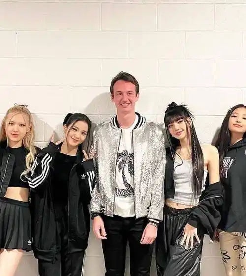 lisa也传绯闻!男方全球最富有男人的三太子!