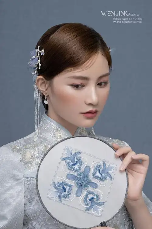 简约短发中式造型