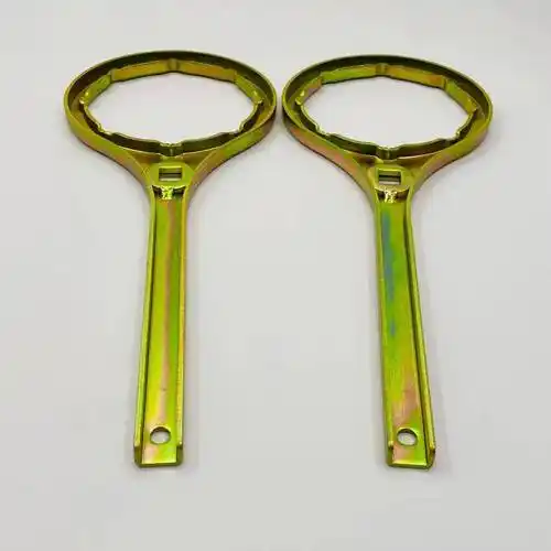 扳手神钢2008日立3303油水分离器柴油滤芯挖掘机挖掘机