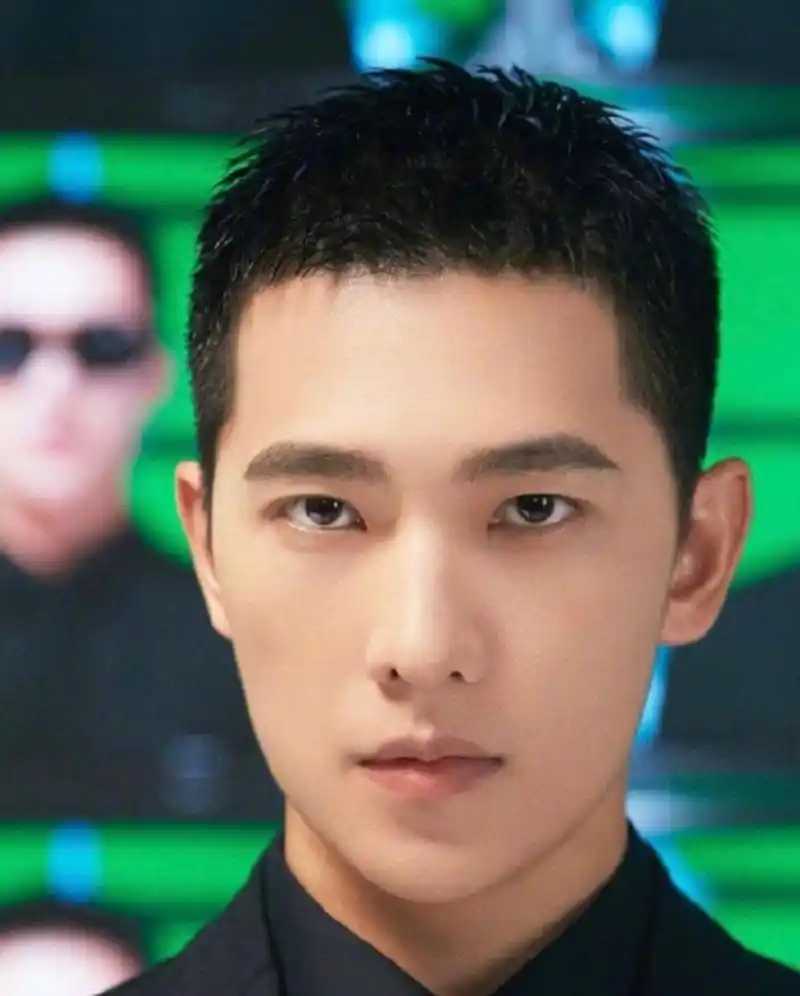 杨洋才是寸头天花板!