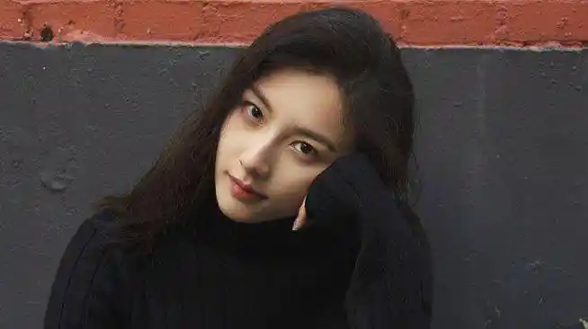 原创亲爱的自己顾晓菱谁演的颜值演技在线还是王思聪前女友