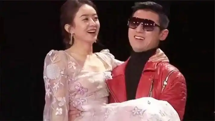 为何男星都不愿意抱赵丽颖?霍建华说出了原因,网友:很心疼颖宝