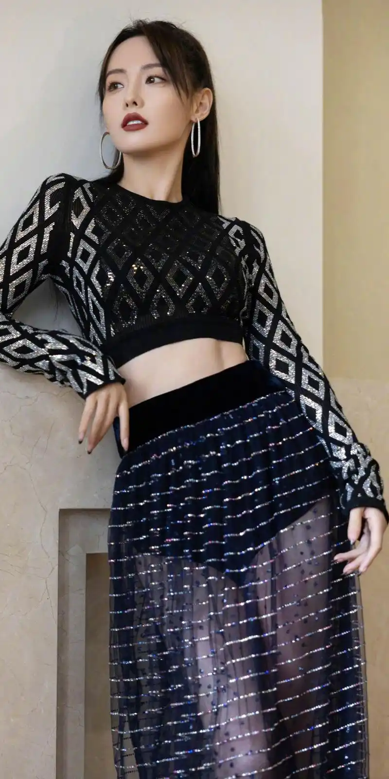 张嘉倪薄纱小蛮腰性感写真