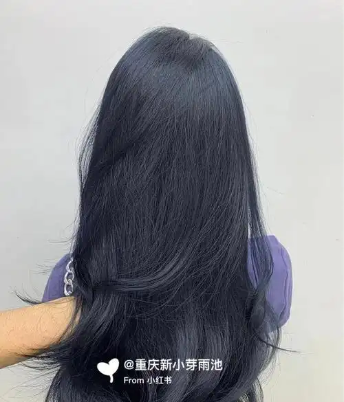 蓝黑色发色