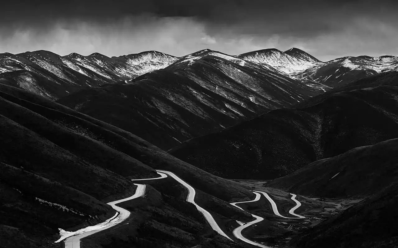 苍茫山水风光唯美黑白高清桌面壁纸_风景壁纸_壁纸下载_美桌网
