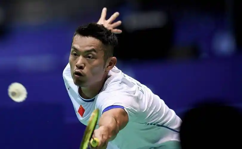 原创体坛再无超级丹林丹退役李宏伟贴心送歌妻子发文含深意