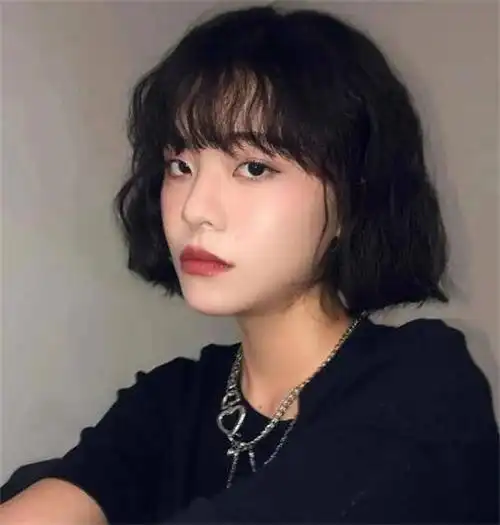 最新短发发型图片女2021 快来换上最新的短发发型_发型造型_宝妈时尚