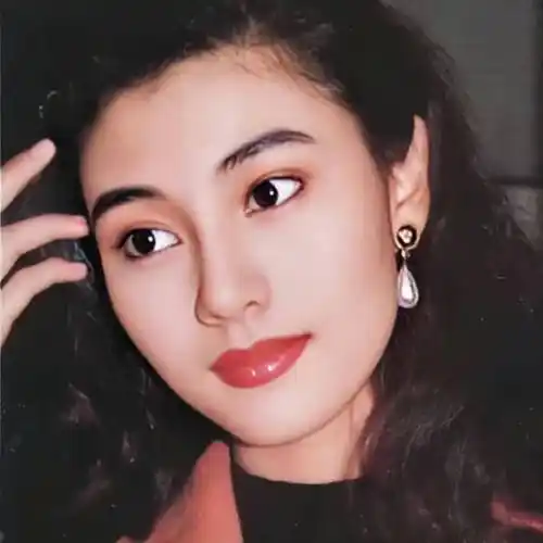 盛世美颜,香港第一美女李嘉欣:时光美人的传奇之路