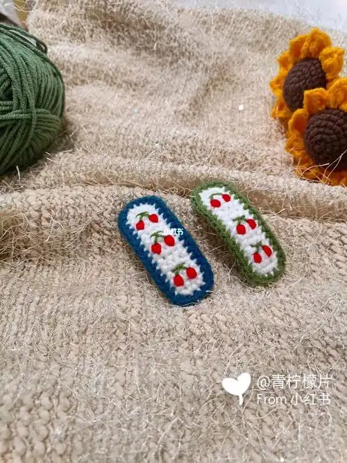 客订款,樱桃发夹,经过改良,更精致,更好看啦!5厘米水滴夹,2.0钩针.