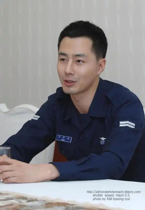 【赵寅成】【宣传】dc更新寅成25号拍的军中生活照8张(大图)