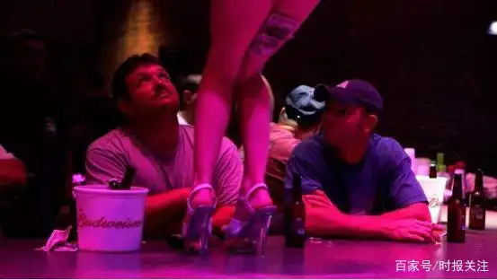 江苏一ktv进行淫秽表演!项目包含脱衣舞表演,涉案嫌疑人全被捕