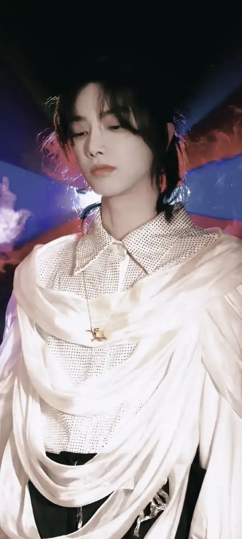 华晨宇泪痣妆##华晨宇美貌大赏##华晨宇男歌手发型统治区##世界第一