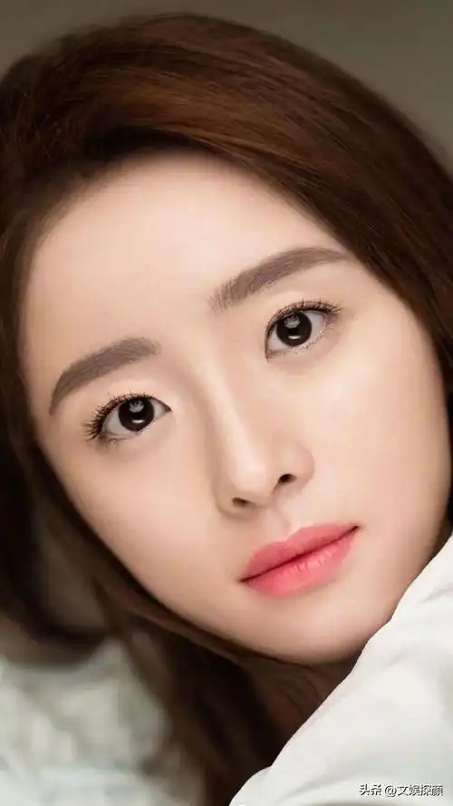 内娱女星绰约多姿,她冰清玉洁——胡冰卿个人资料