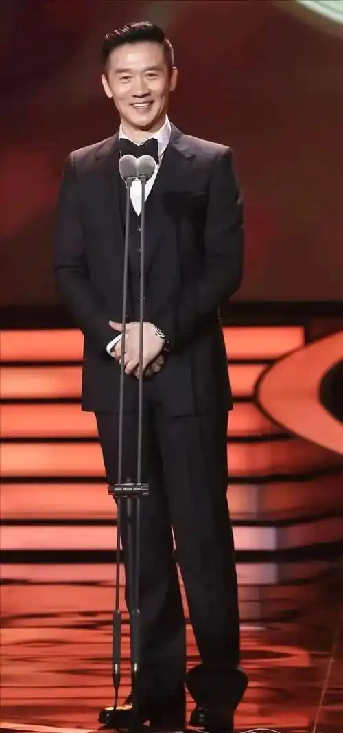 不发福,不油腻,颜值身材都在线的8位中年内地男星