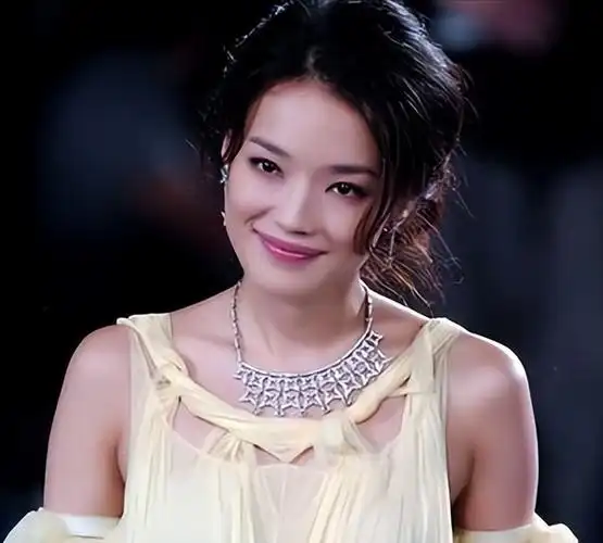 头大脸大的女人别再踩雷了,建议留这些发型,有气质还显脸小