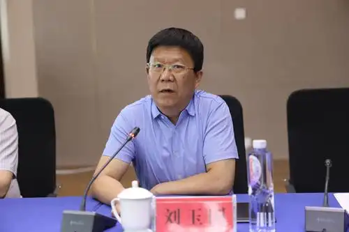 市司法局召开一村社区一法律顾问工作推进现场会