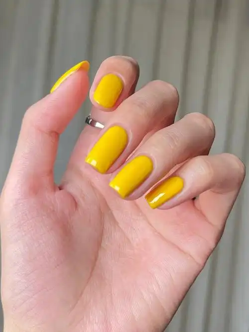 图45补光白灯,均为刷了一层的效果07荧光芒果黄#亲手晒美甲  #春夏