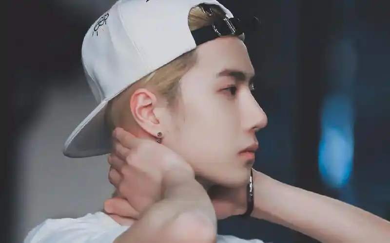 【王一博】妈粉狂欢,17岁金发奶啵