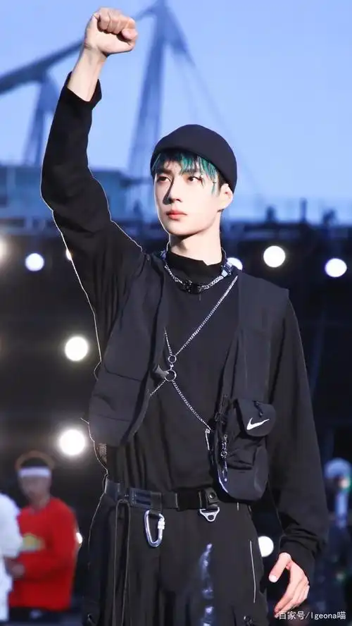 王一博 :20210708 上海到达,即将录制第一期《这就是街舞4》.