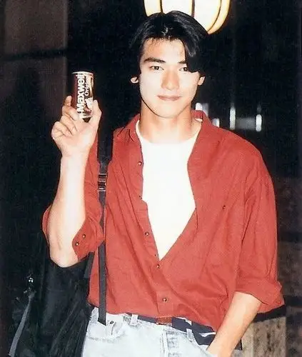 亚逼工装满大街都是复古港风穿搭要成为新潮流