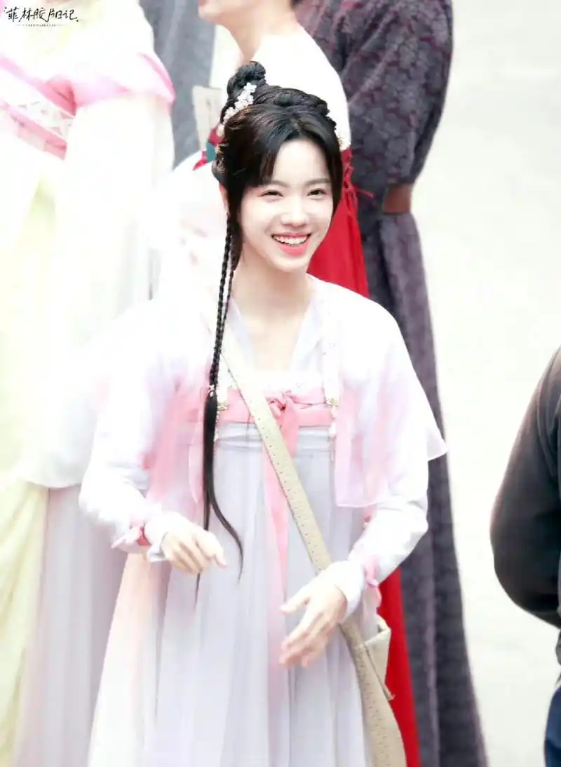 大家觉得庄达菲的古装扮相咋样?期待她的黄蓉吗?