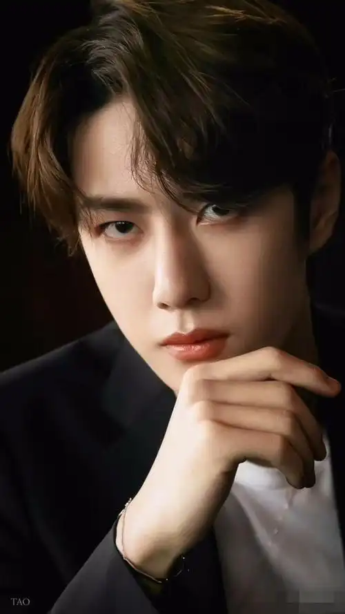 王一博锁屏酷盖王一博最适合做手机锁屏壁纸的美照高清图片