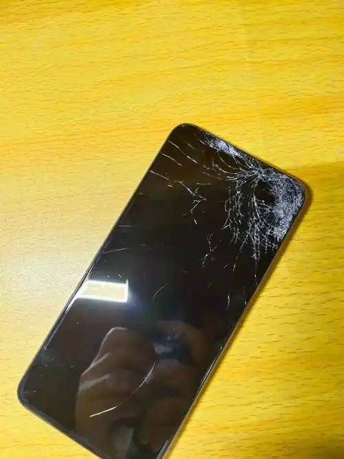 首页>版块>>荣耀手机>>荣耀9x>>荣耀9x屏幕碎了>荣耀9x屏幕碎了 [复制