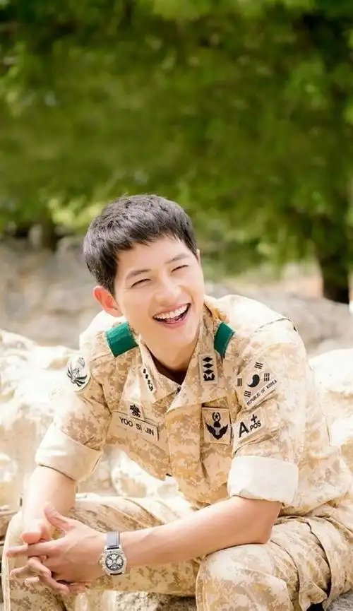 《太阳的后裔 》宋仲基 #壁纸