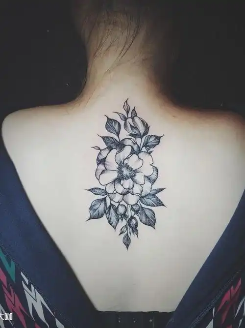 后背素花_纹身图案手稿图片_董一龙的纹身作品集