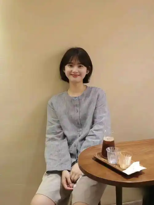 女生短发新风尚:英气潇洒,谁说只有男生能帅?_发型_脸型_时尚