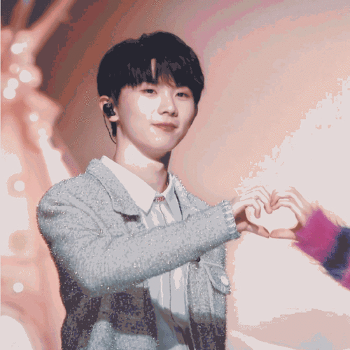 收集一下小茄的花式比心0699#马嘉祺声生不息宝岛季